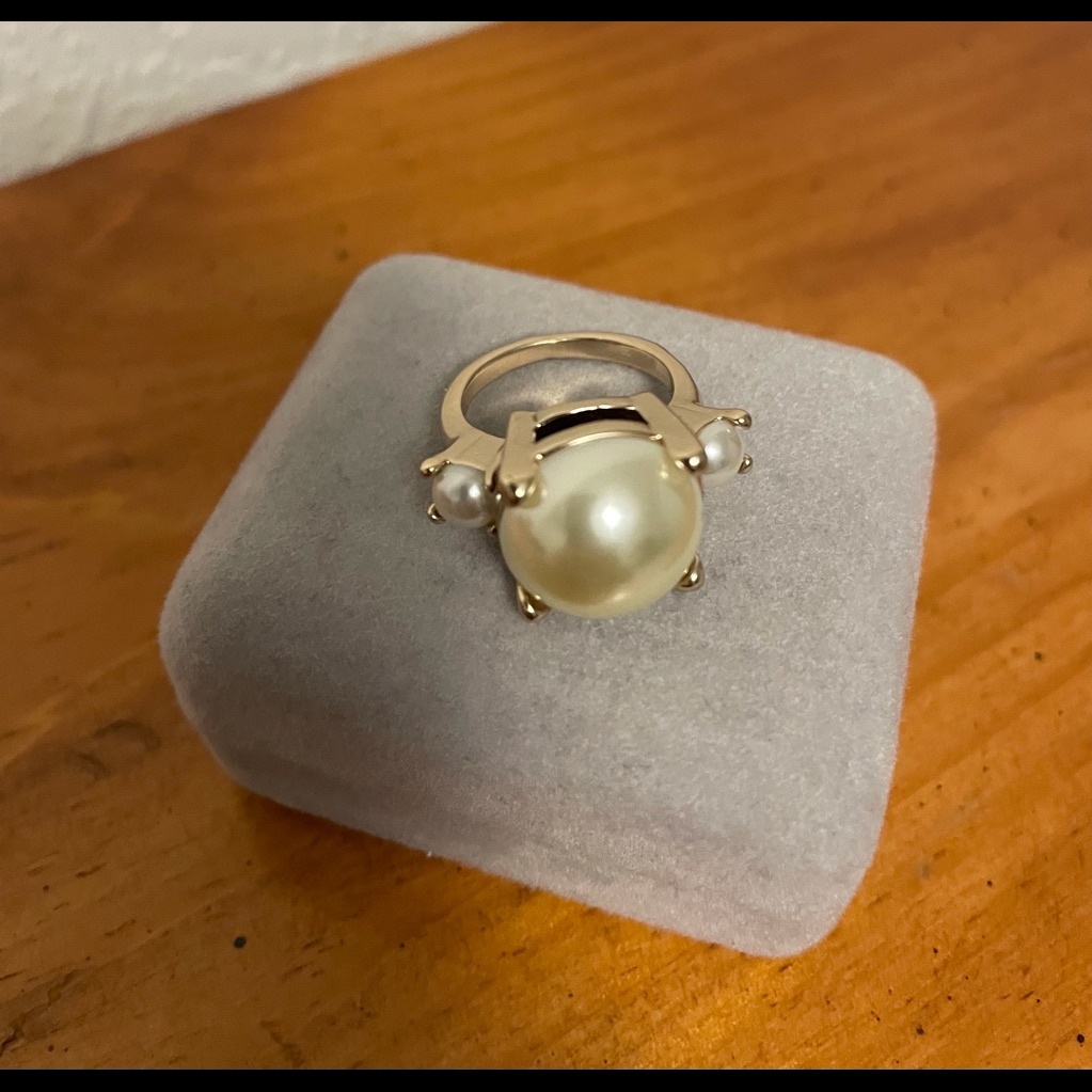 Banana Republic Ring 20$